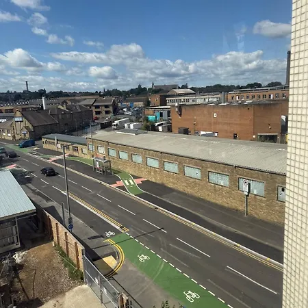 Blue High Sky Center Apartman Bradford
