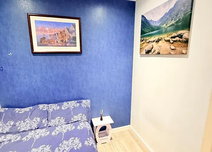 Blue High Sky Center * Bradford (West Yorkshire)